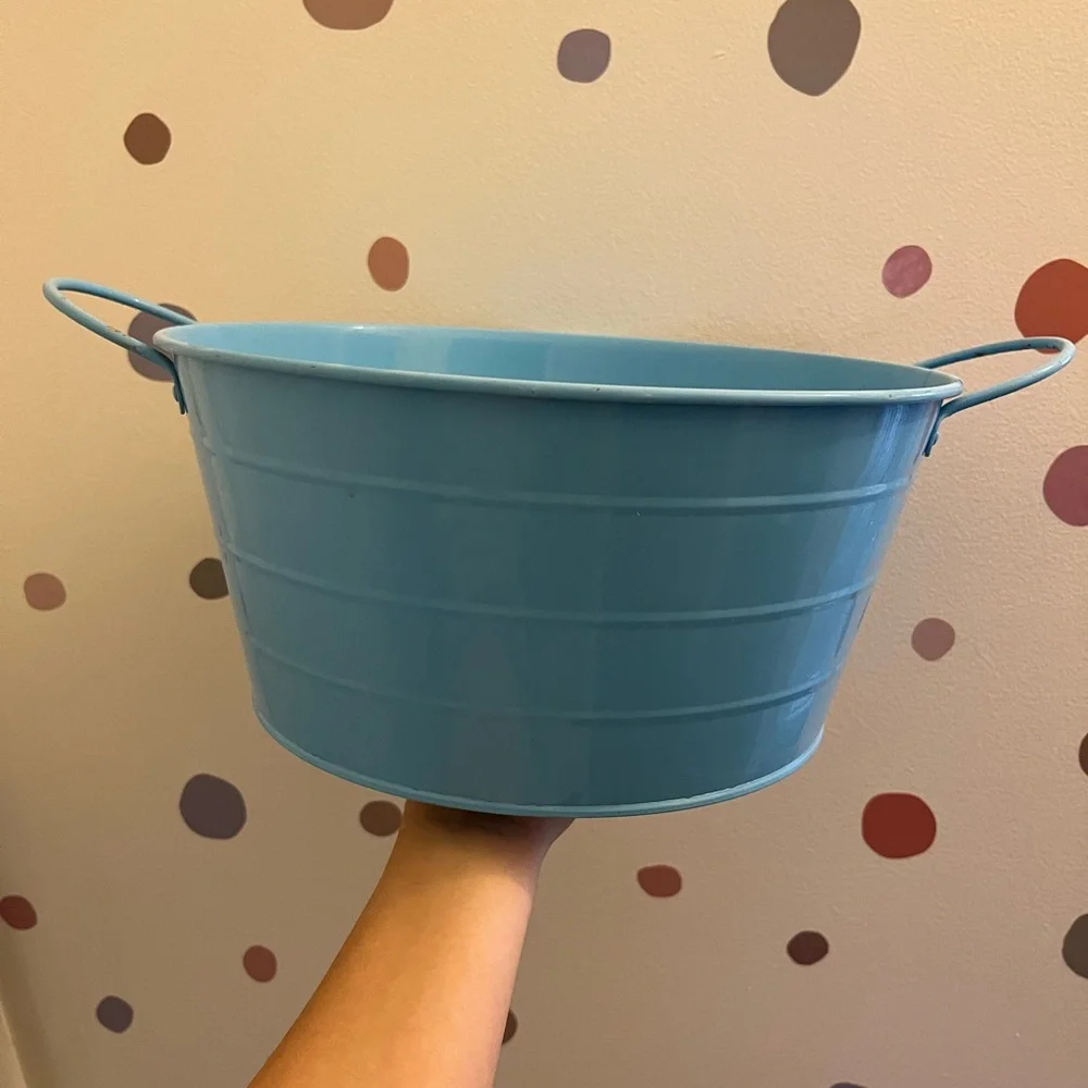 BLUE METAL BEVERAGE BUCKET W/ HANDLES